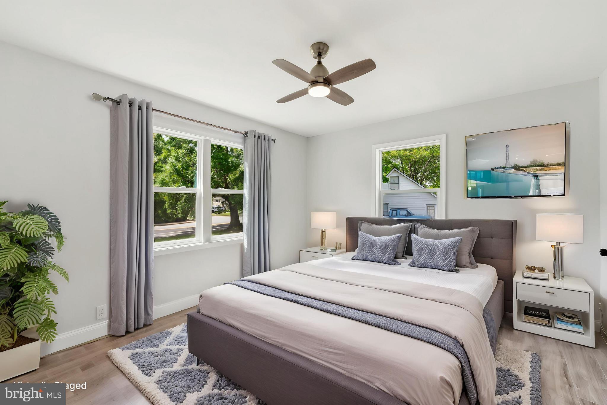 2416 Sherwood Hall Ln