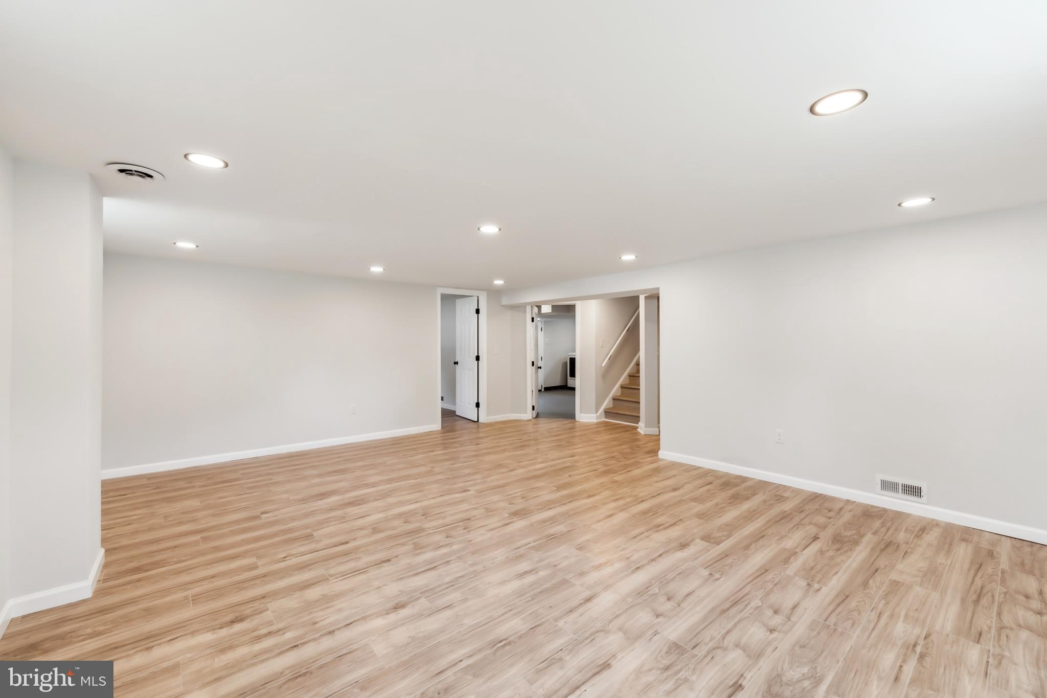 2416 Sherwood Hall Ln