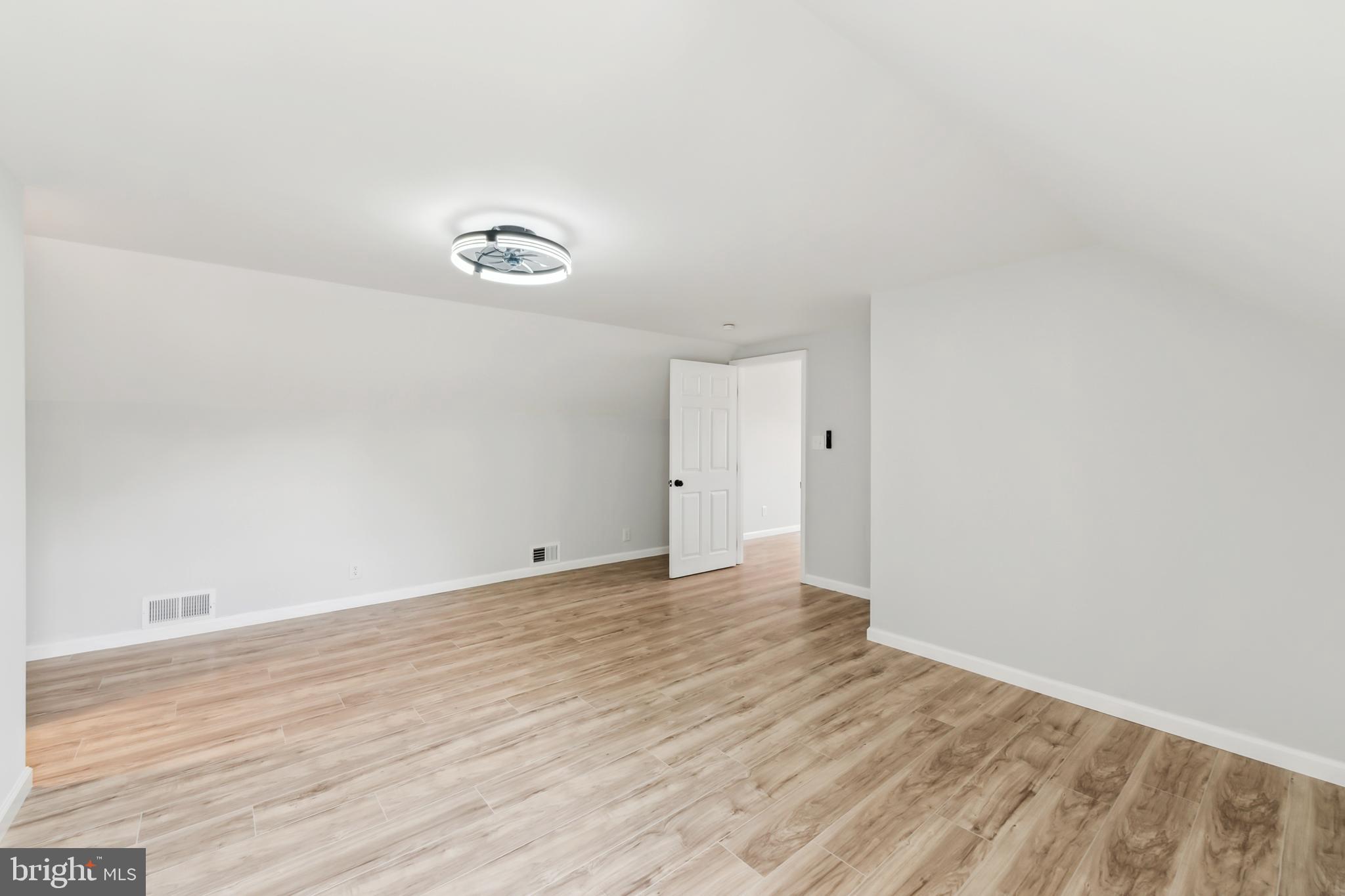 2416 Sherwood Hall Ln