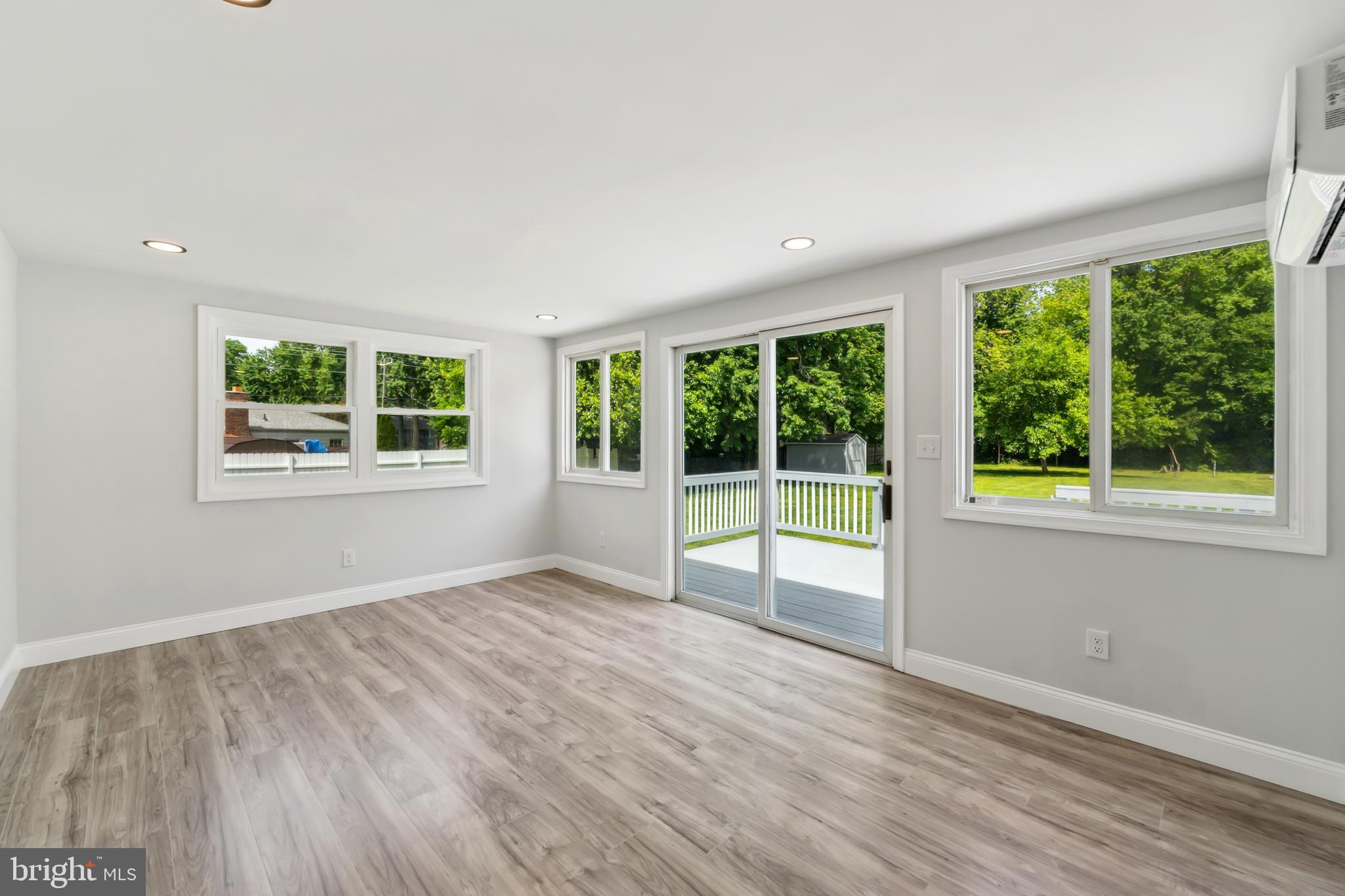 2416 Sherwood Hall Ln