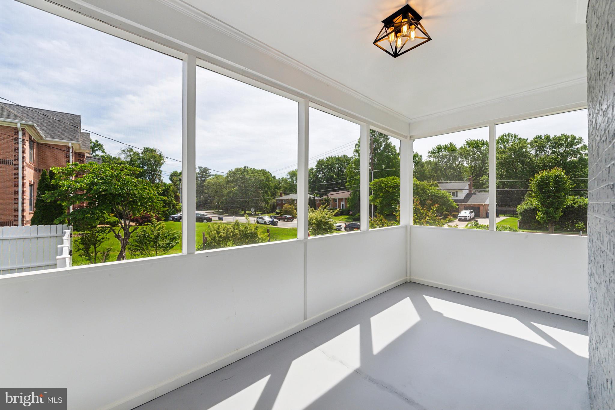 2416 Sherwood Hall Ln