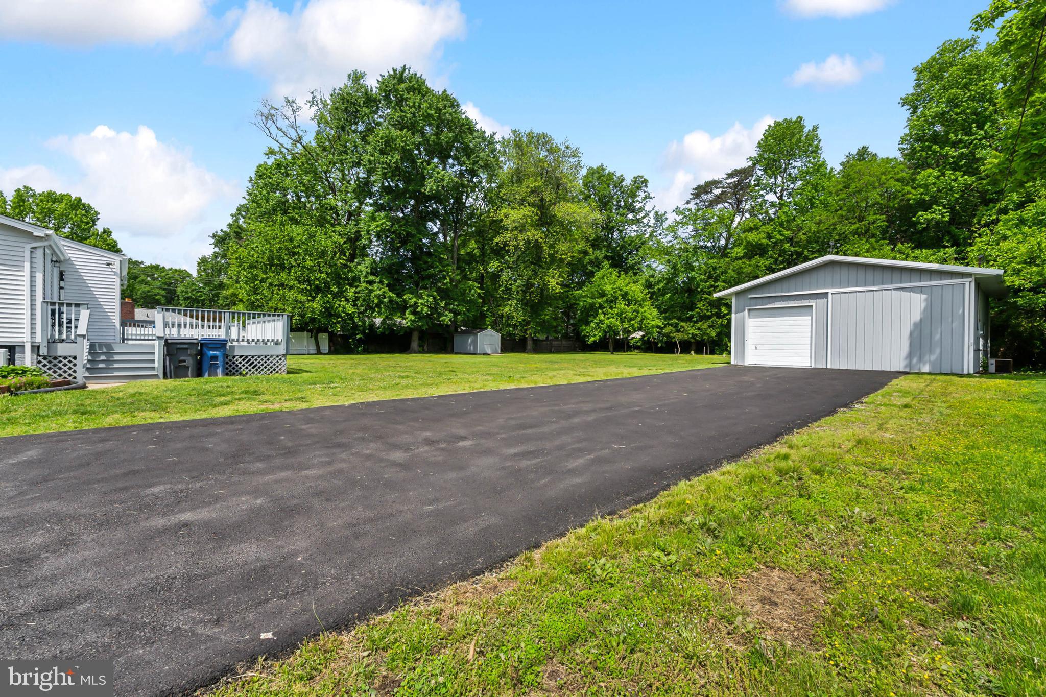 2416 Sherwood Hall Ln