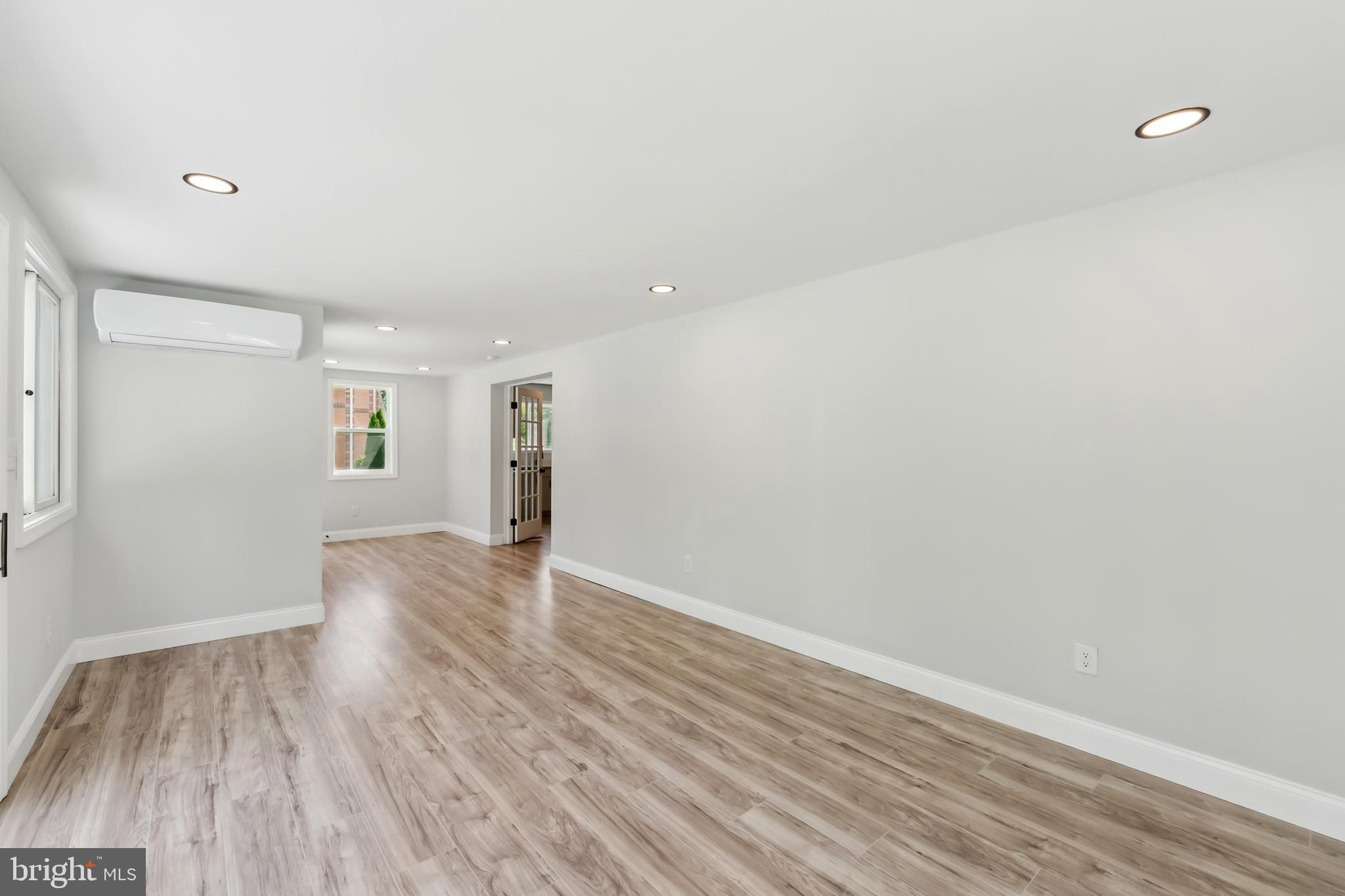 2416 Sherwood Hall Ln