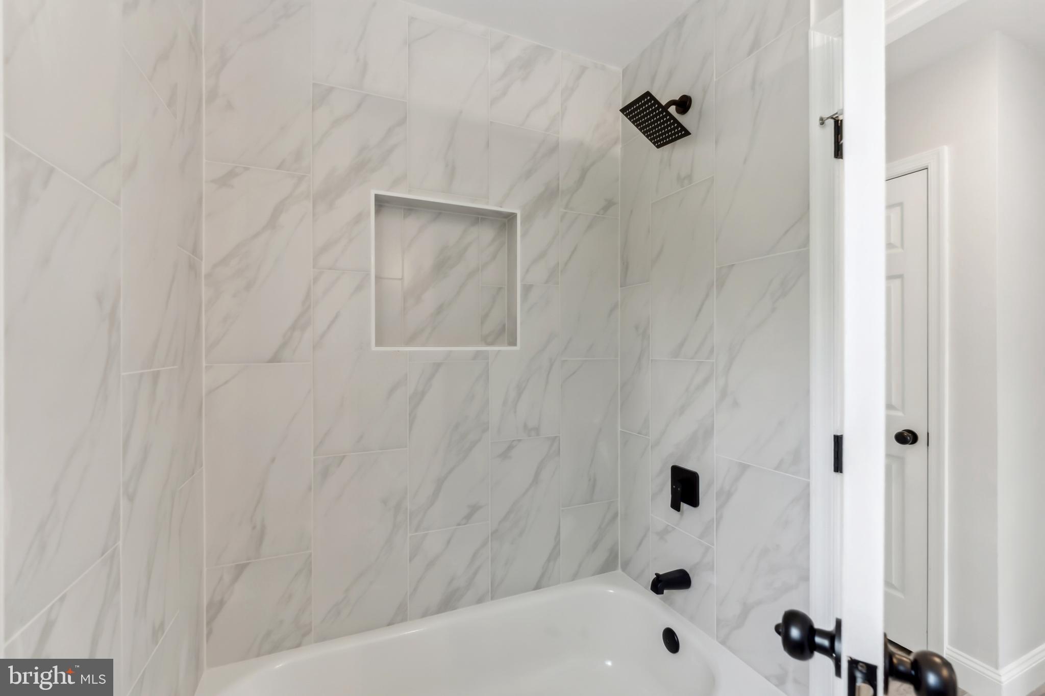 2416 Sherwood Hall Ln