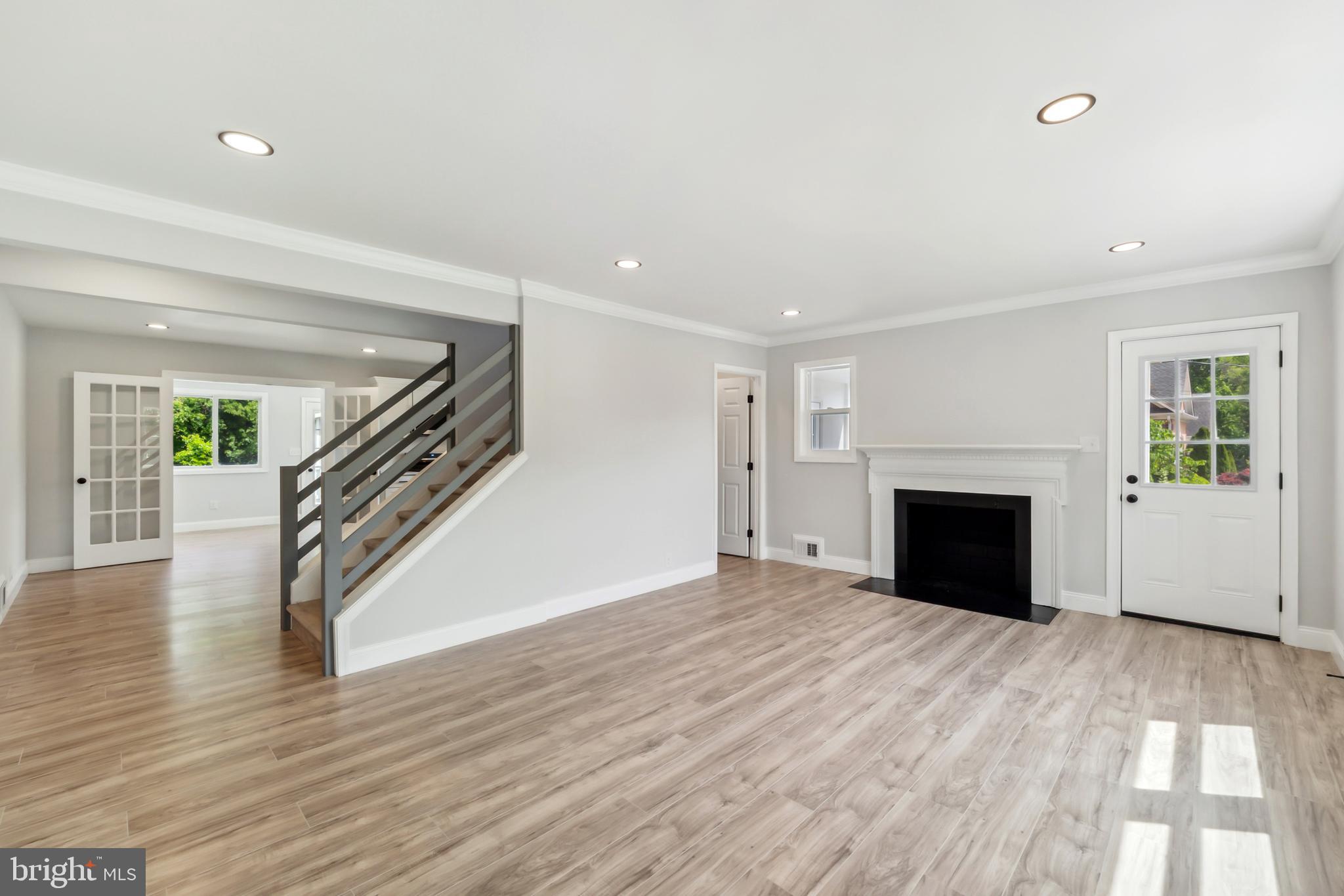 2416 Sherwood Hall Ln