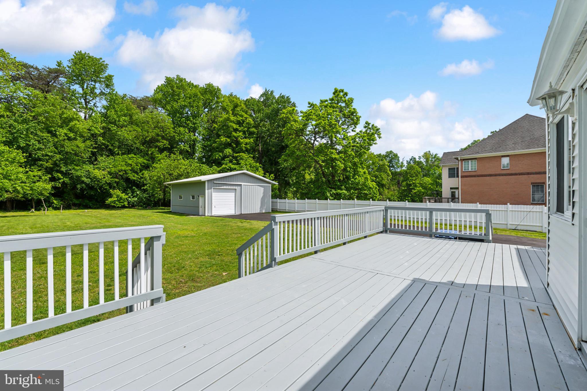 2416 Sherwood Hall Ln