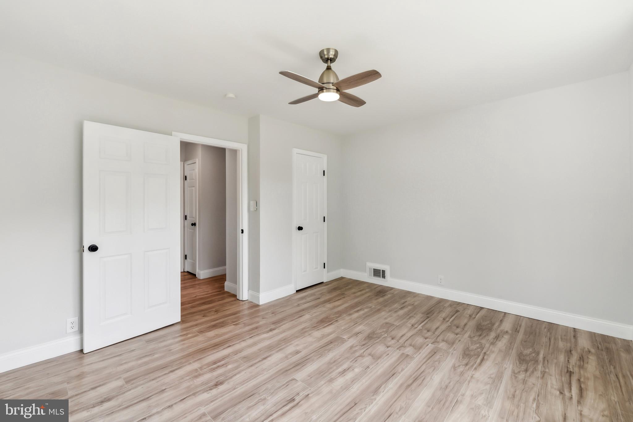 2416 Sherwood Hall Ln