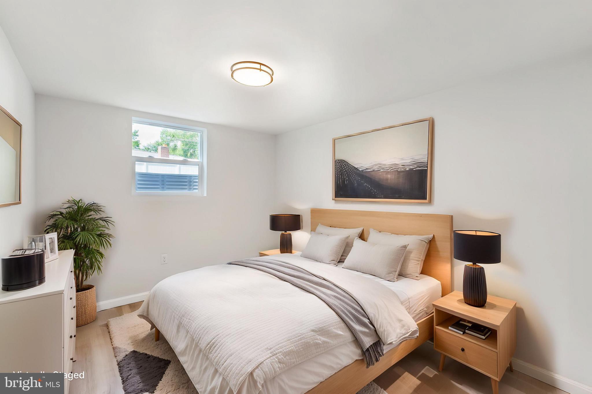 2416 Sherwood Hall Ln