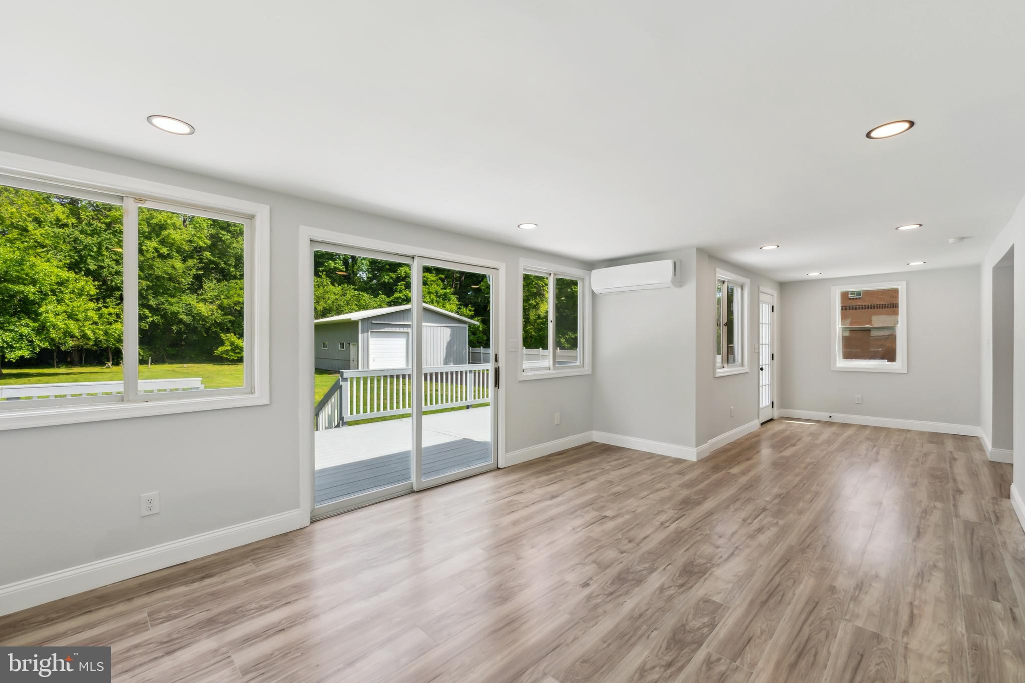 2416 Sherwood Hall Ln