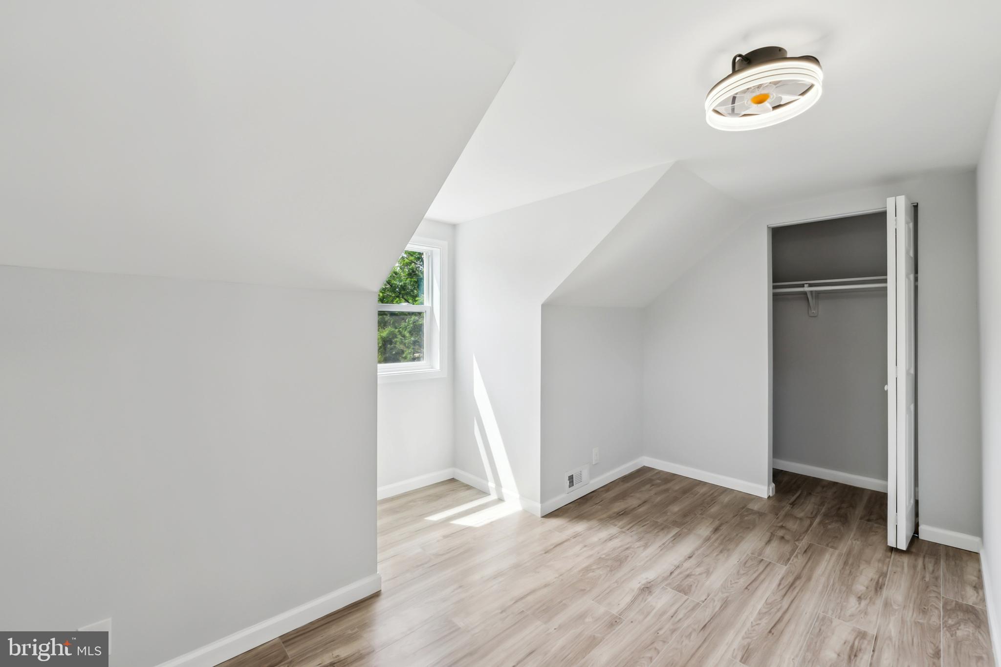 2416 Sherwood Hall Ln