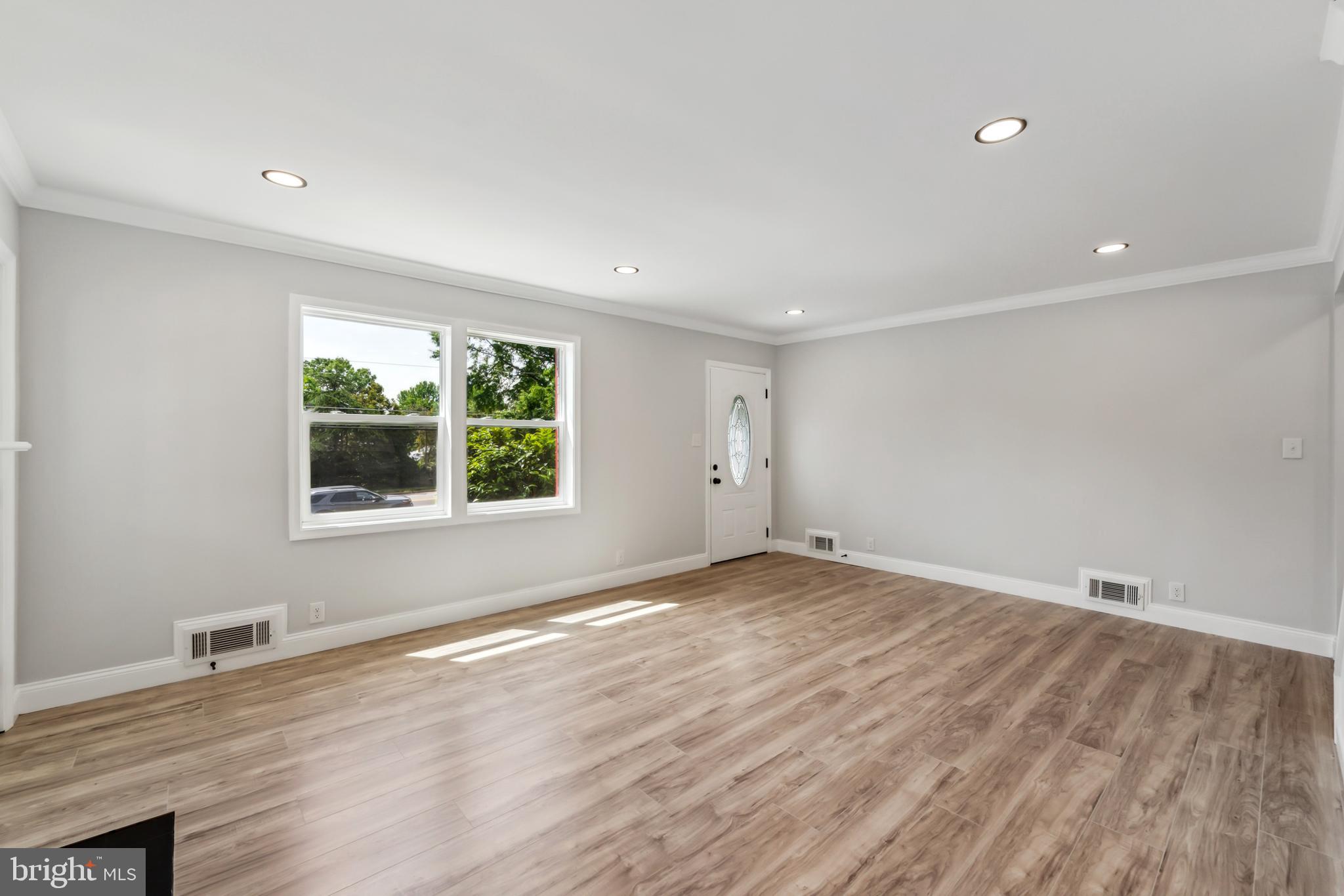 2416 Sherwood Hall Ln