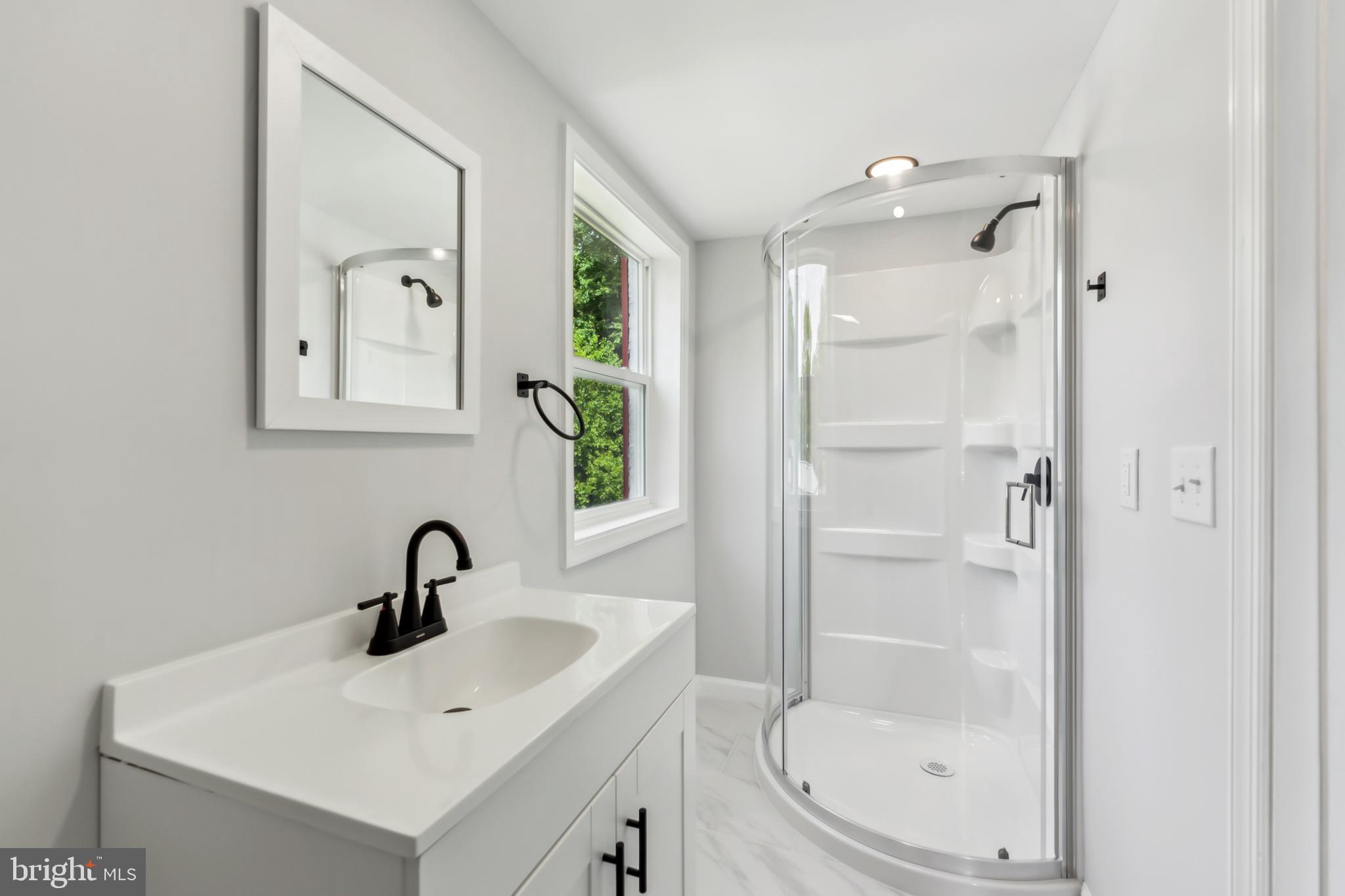 2416 Sherwood Hall Ln