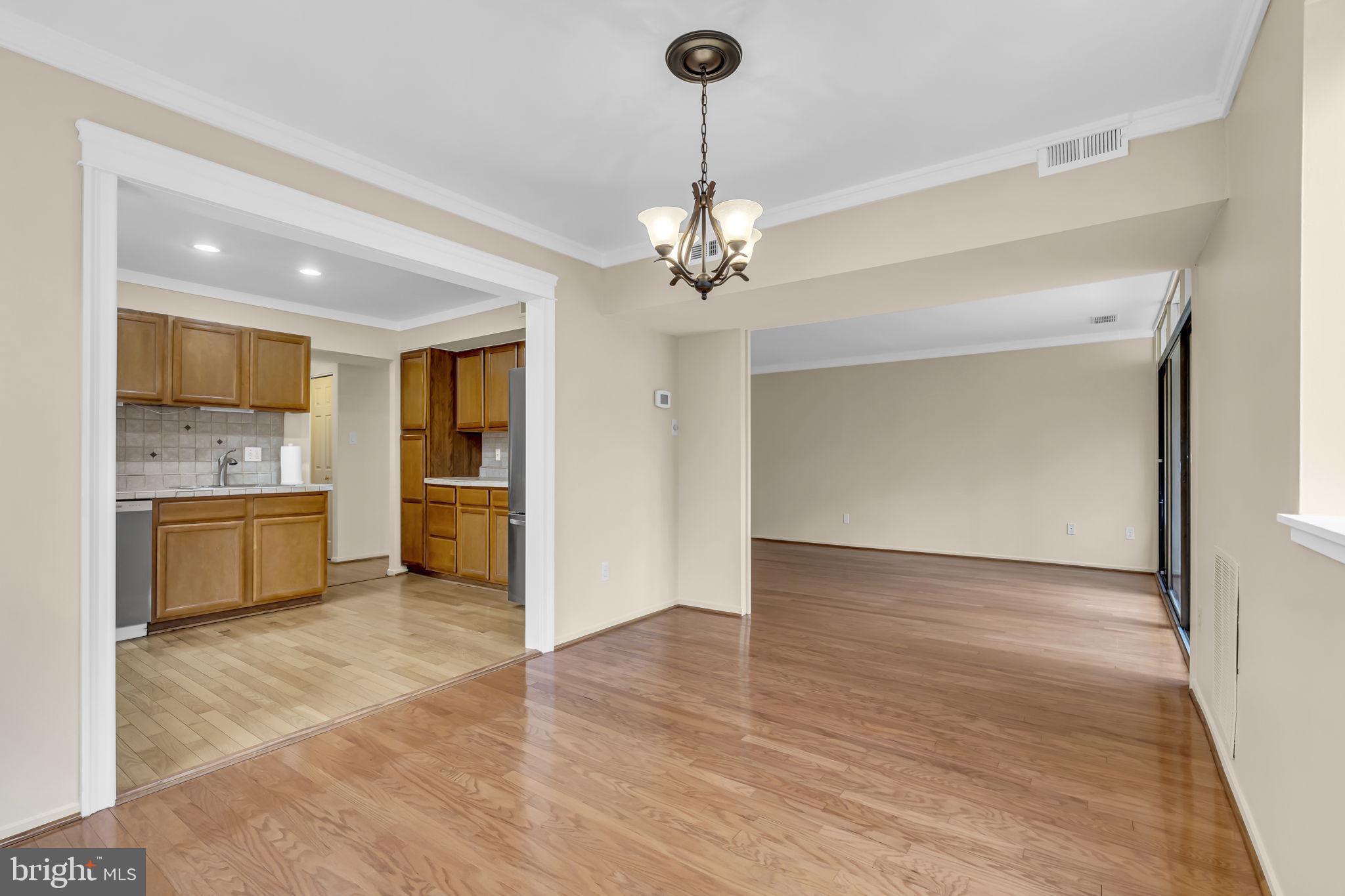 1665 PARKCREST CIRCLE 5C/201