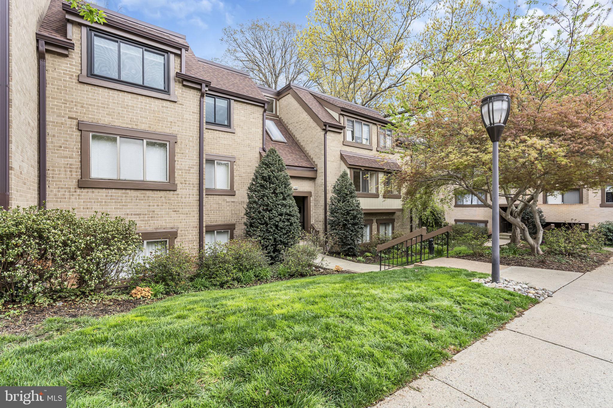 1665 PARKCREST CIRCLE 5C/201