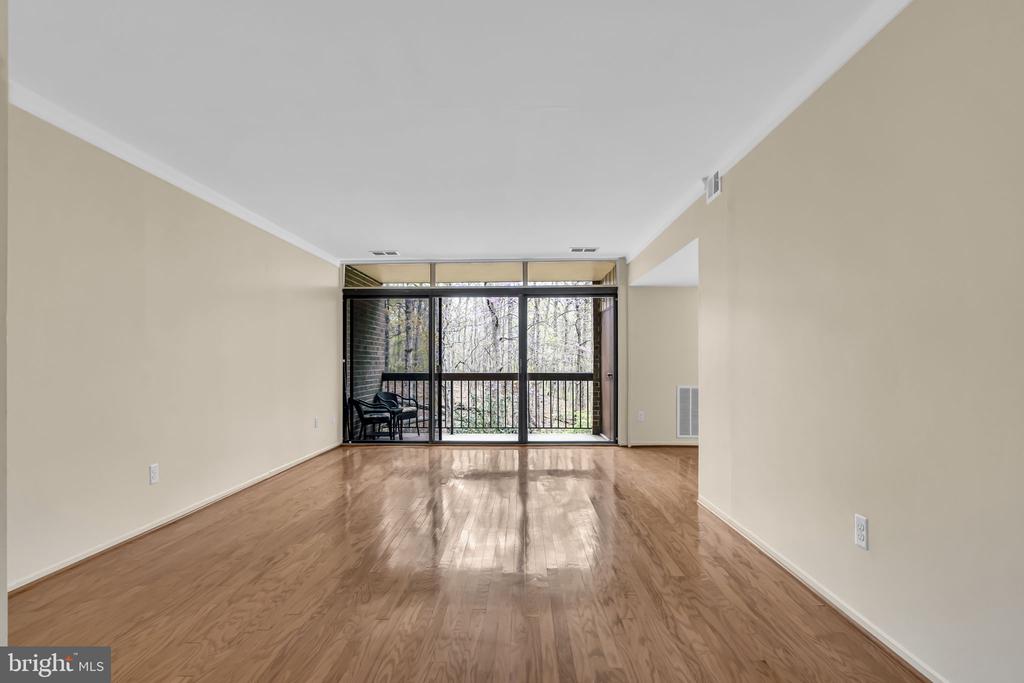 1665 PARKCREST CIRCLE 5C/201