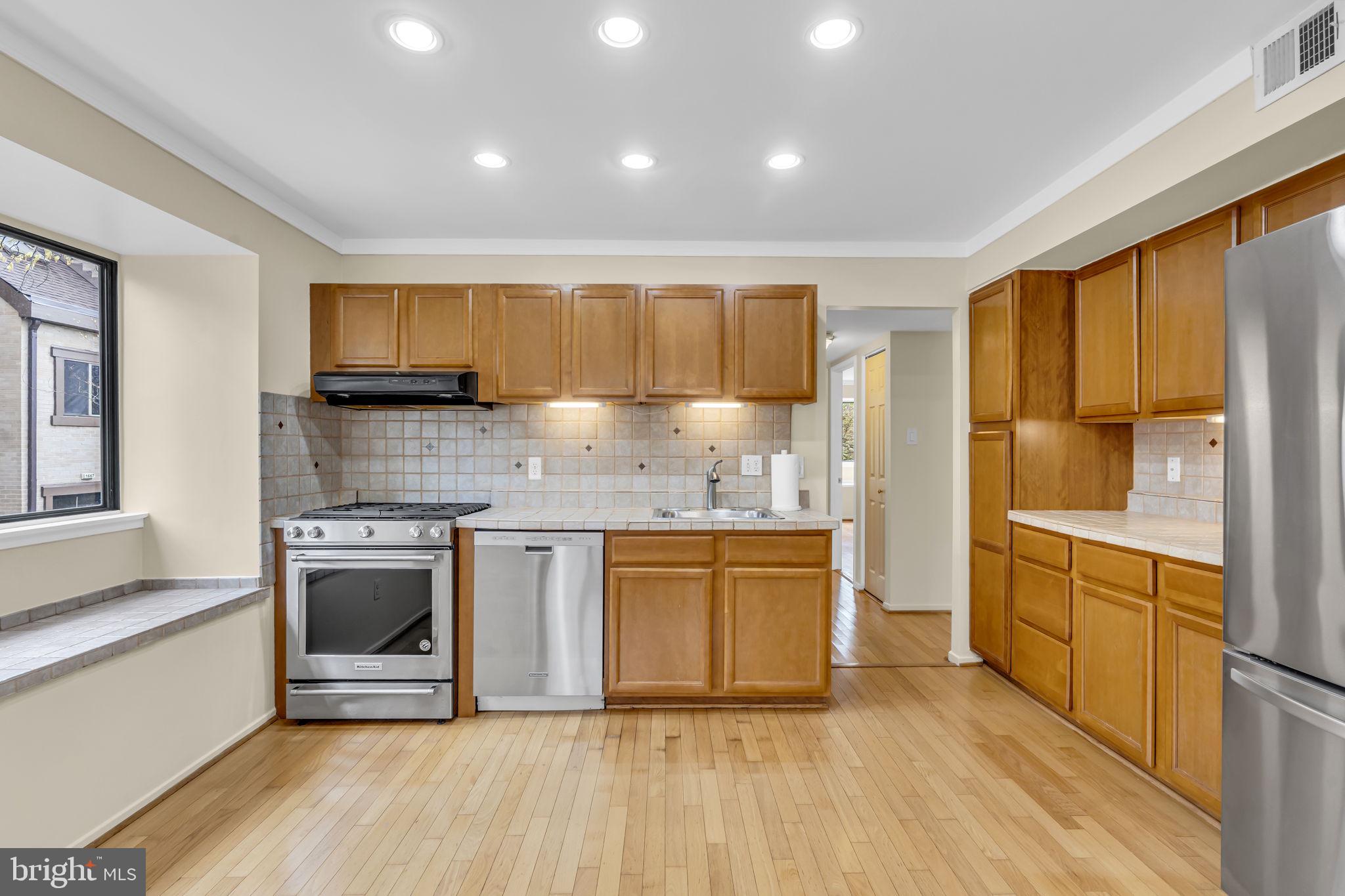 1665 PARKCREST CIRCLE 5C/201