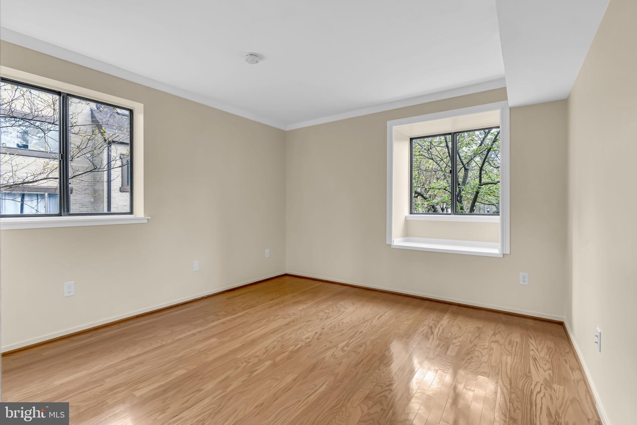 1665 PARKCREST CIRCLE 5C/201