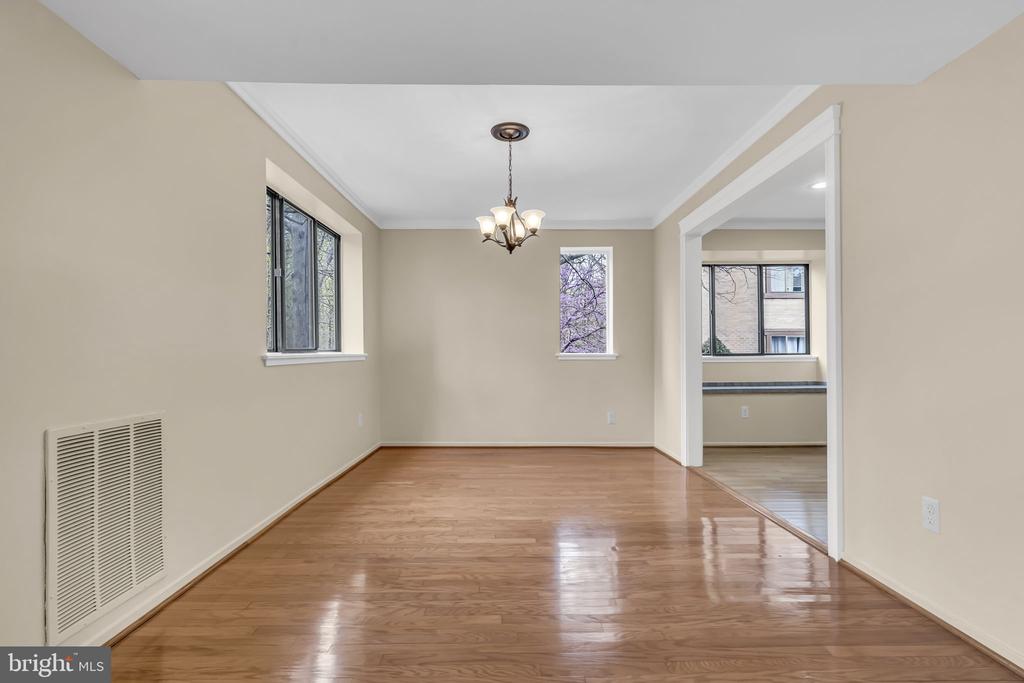 1665 PARKCREST CIRCLE 5C/201