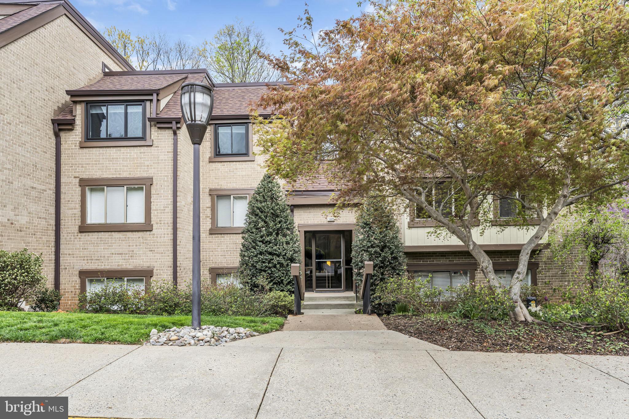 1665 PARKCREST CIRCLE 5C/201