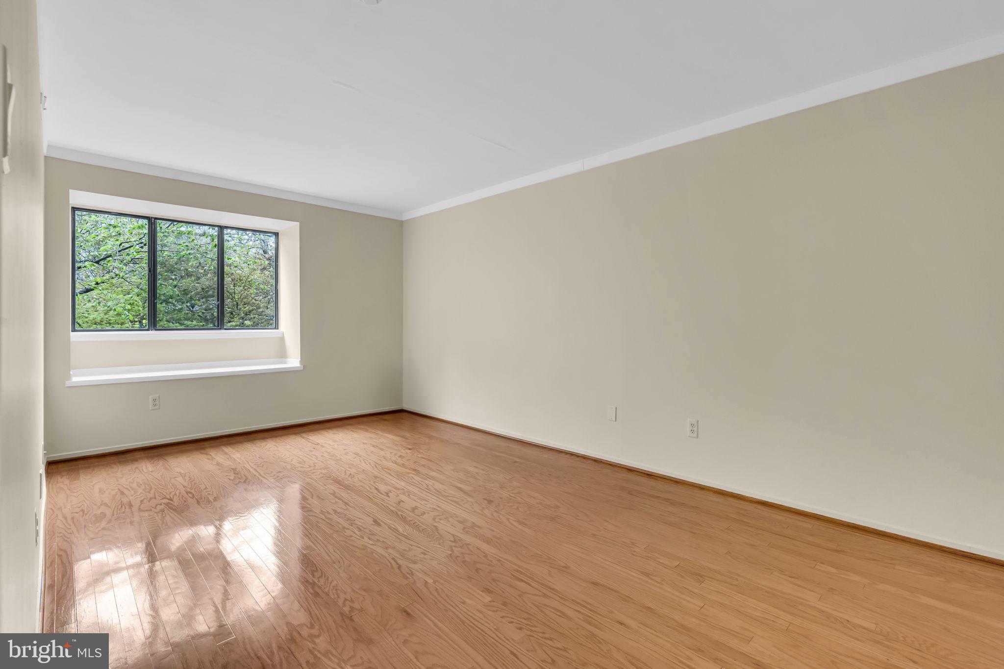 1665 PARKCREST CIRCLE 5C/201