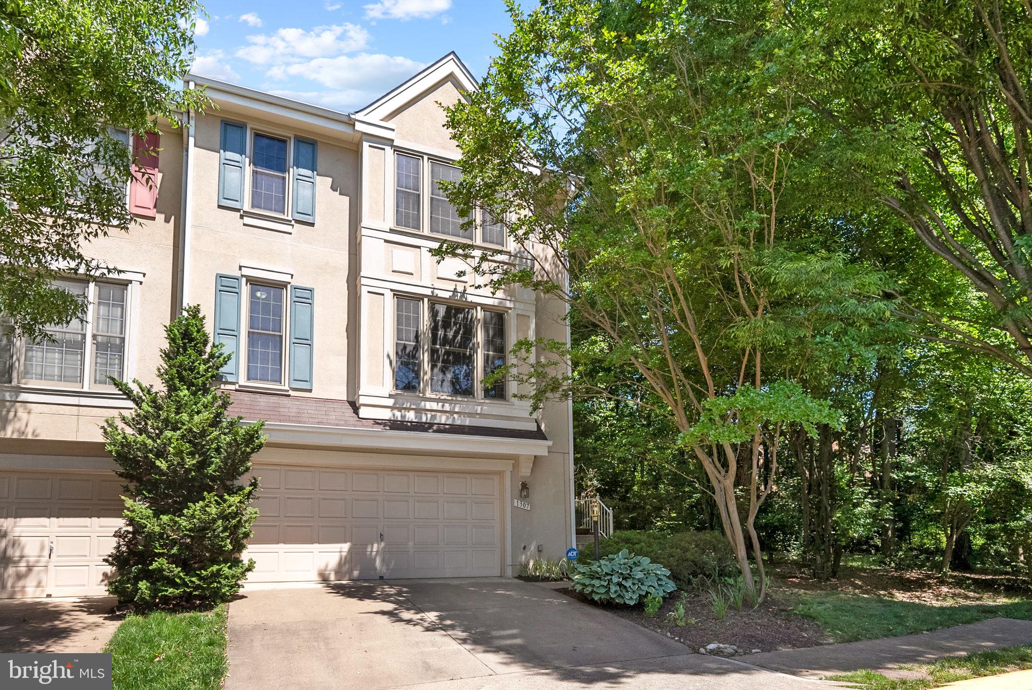 1307 Park Garden Ln
