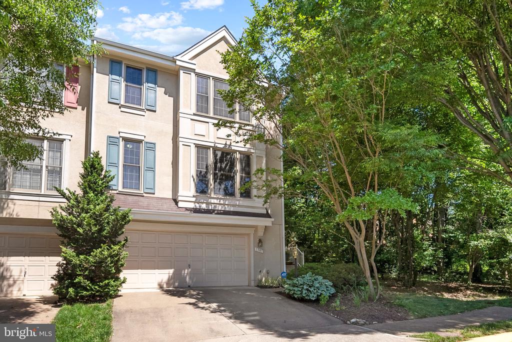 1307 Park Garden Ln