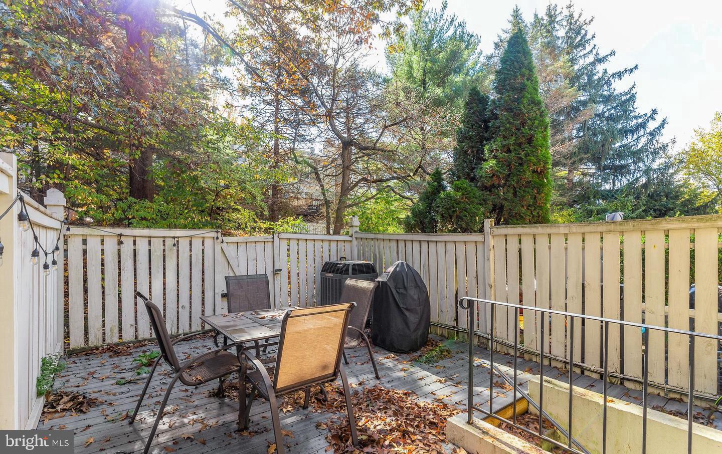 1679 FIELDTHORN DR