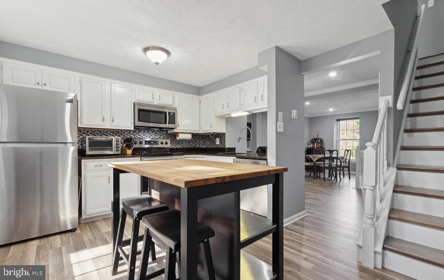 1679 FIELDTHORN DR