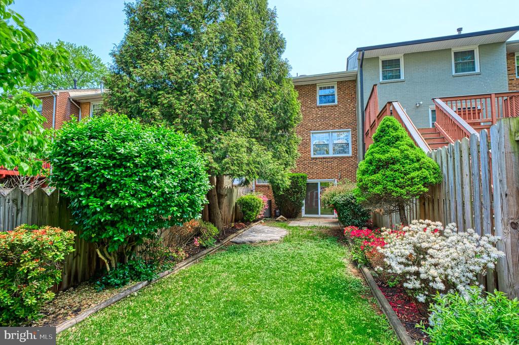 14836 Palmerston Sq
