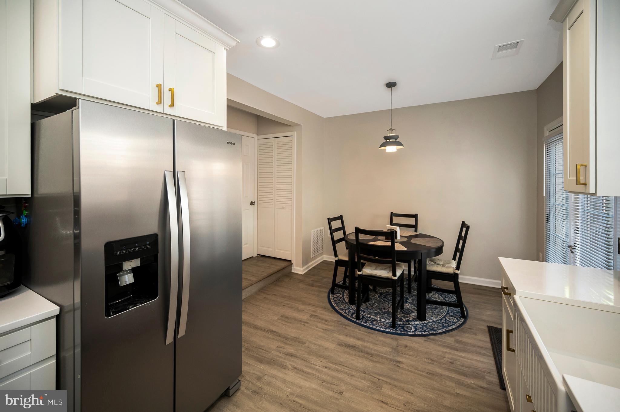 8616 Venoy Ct