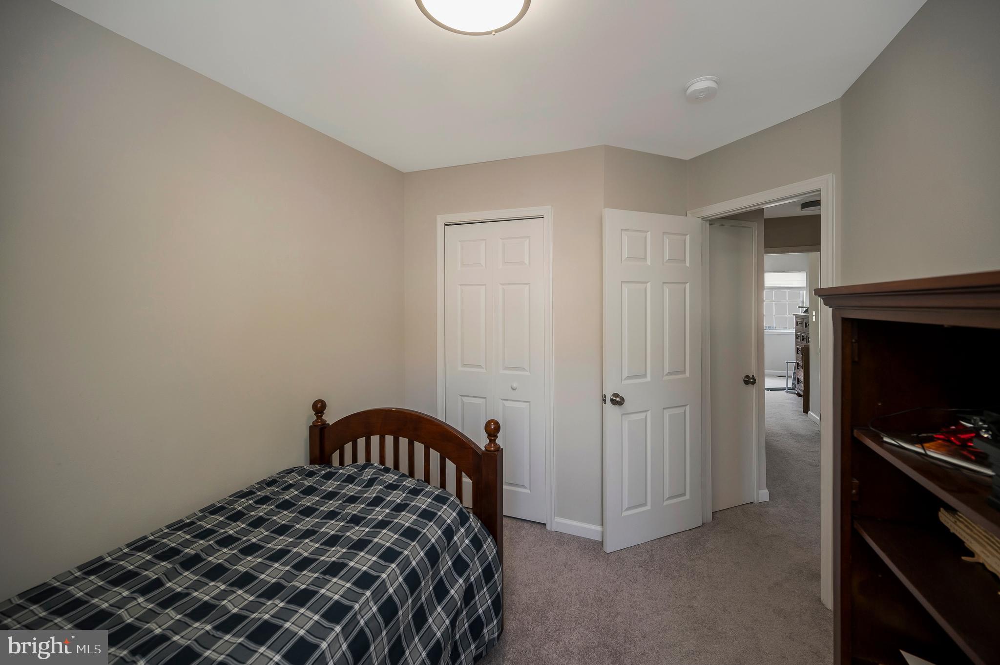 8616 Venoy Ct