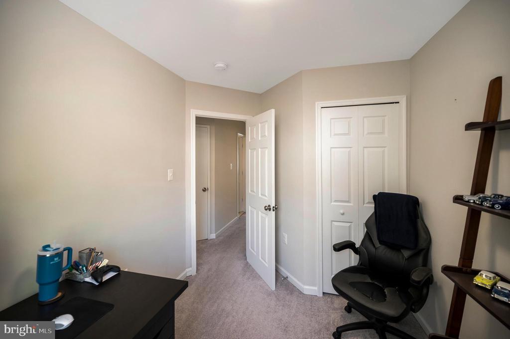 8616 Venoy Ct
