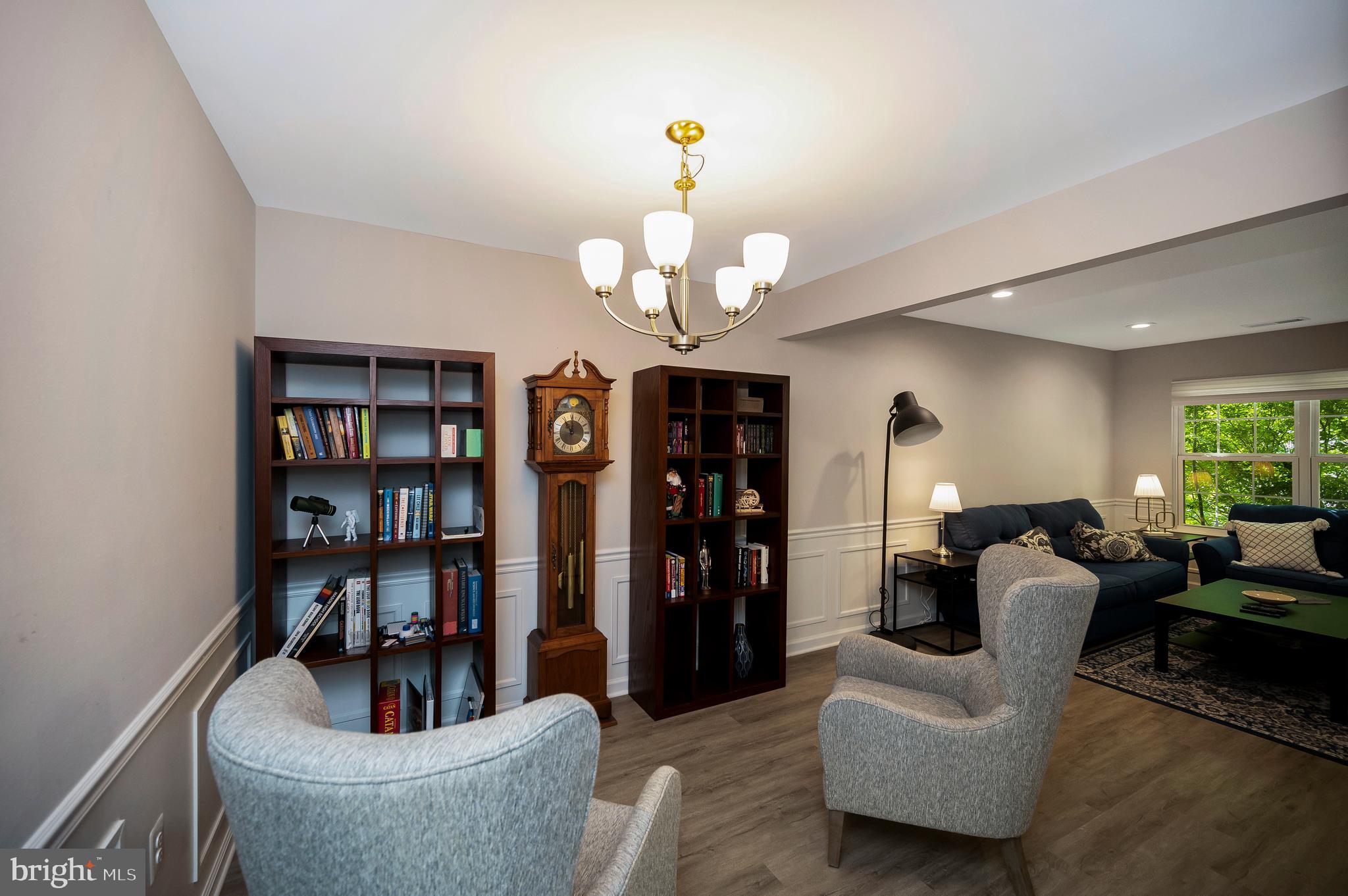 8616 Venoy Ct