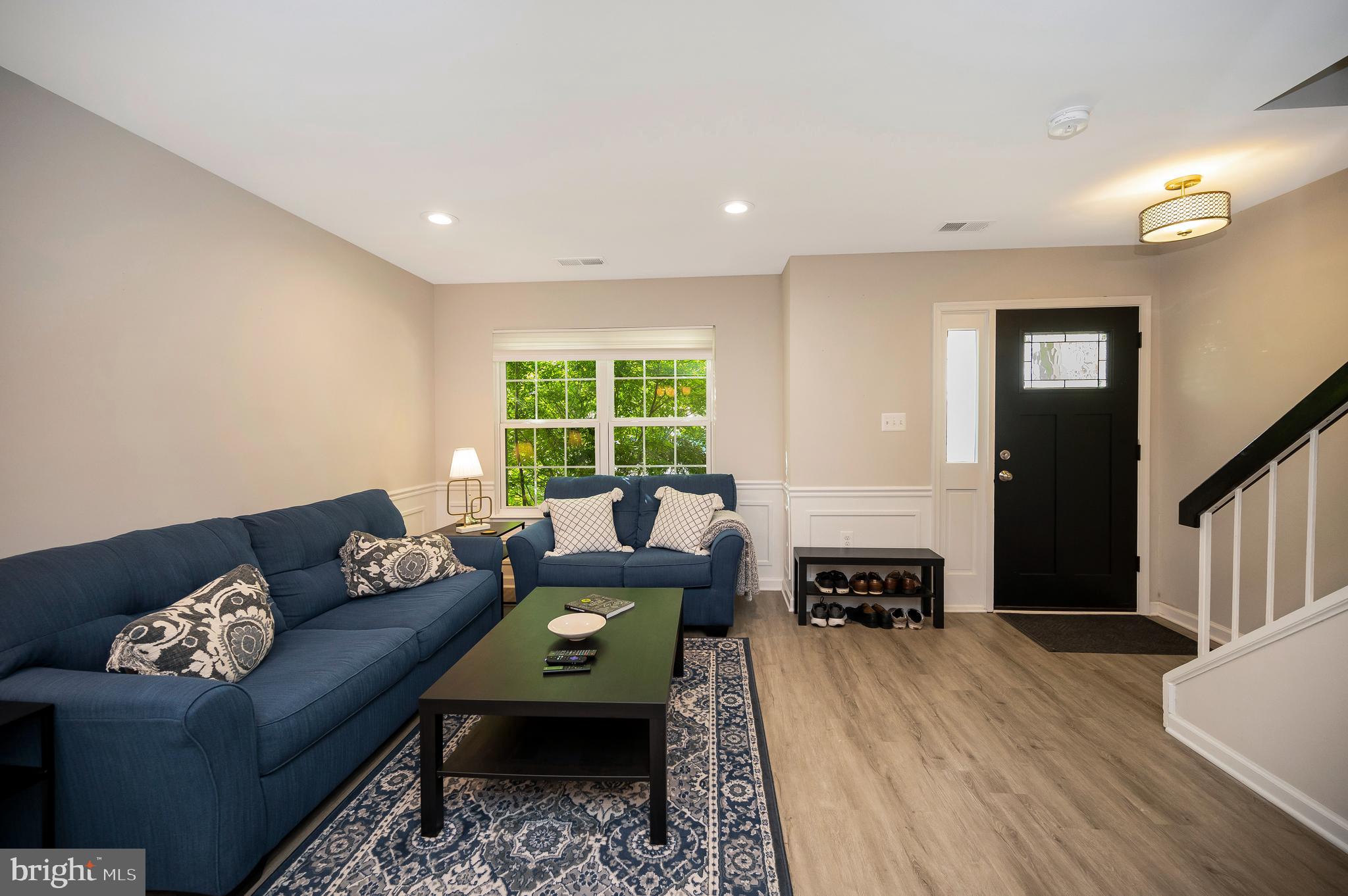 8616 Venoy Ct