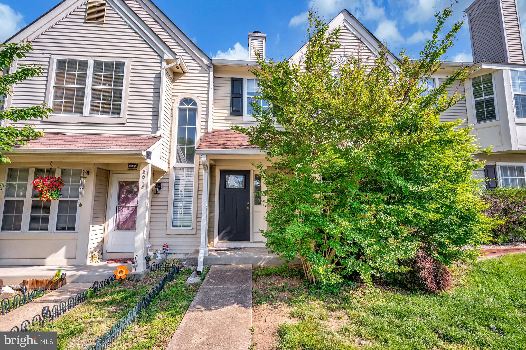 8616 Venoy Ct