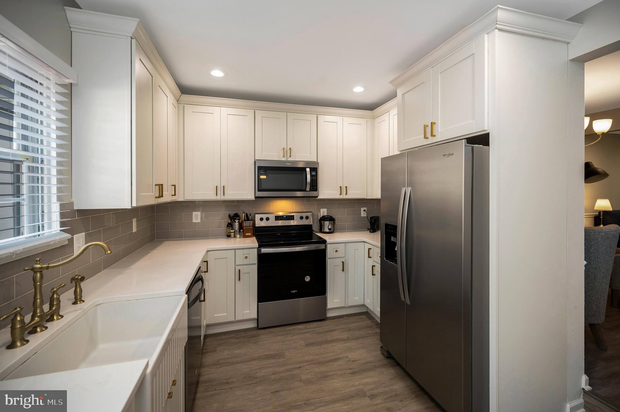 8616 Venoy Ct