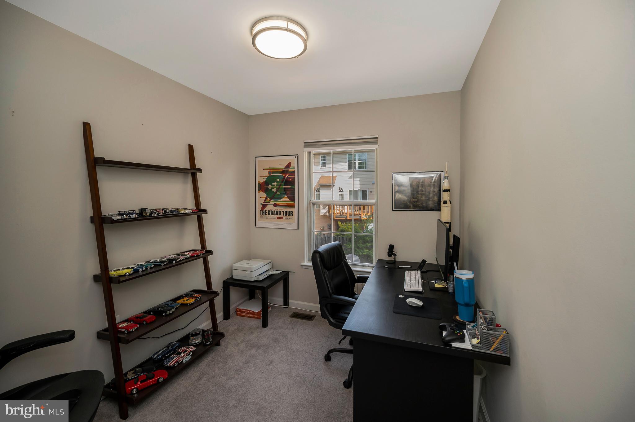 8616 Venoy Ct