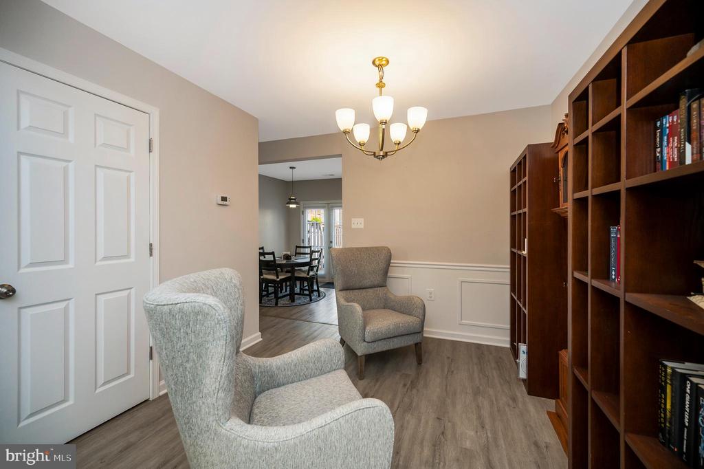 8616 Venoy Ct