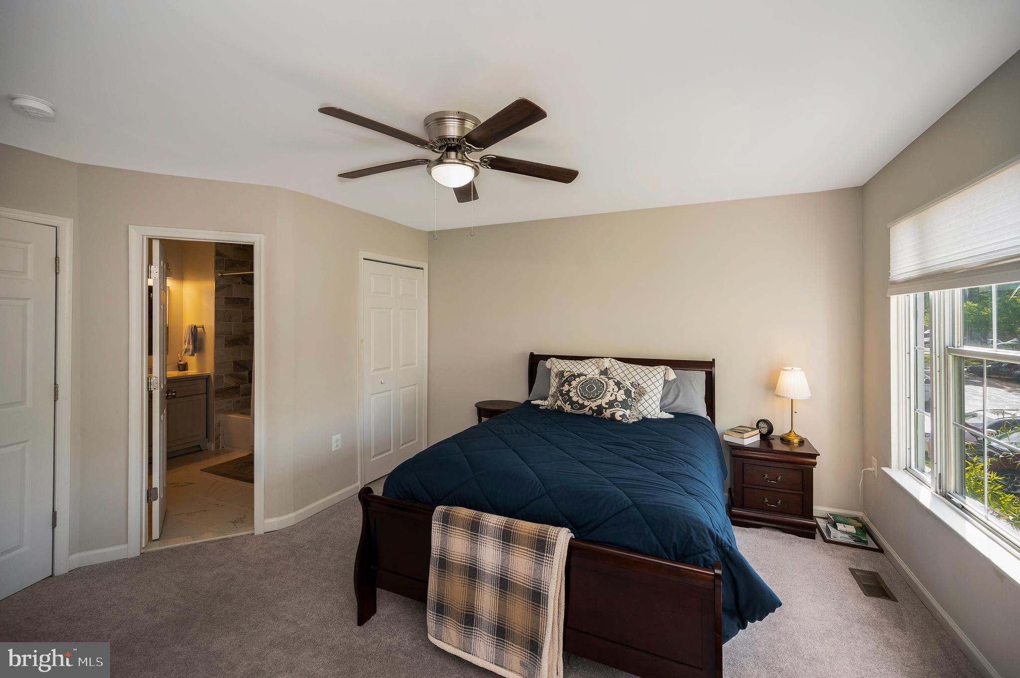 8616 Venoy Ct