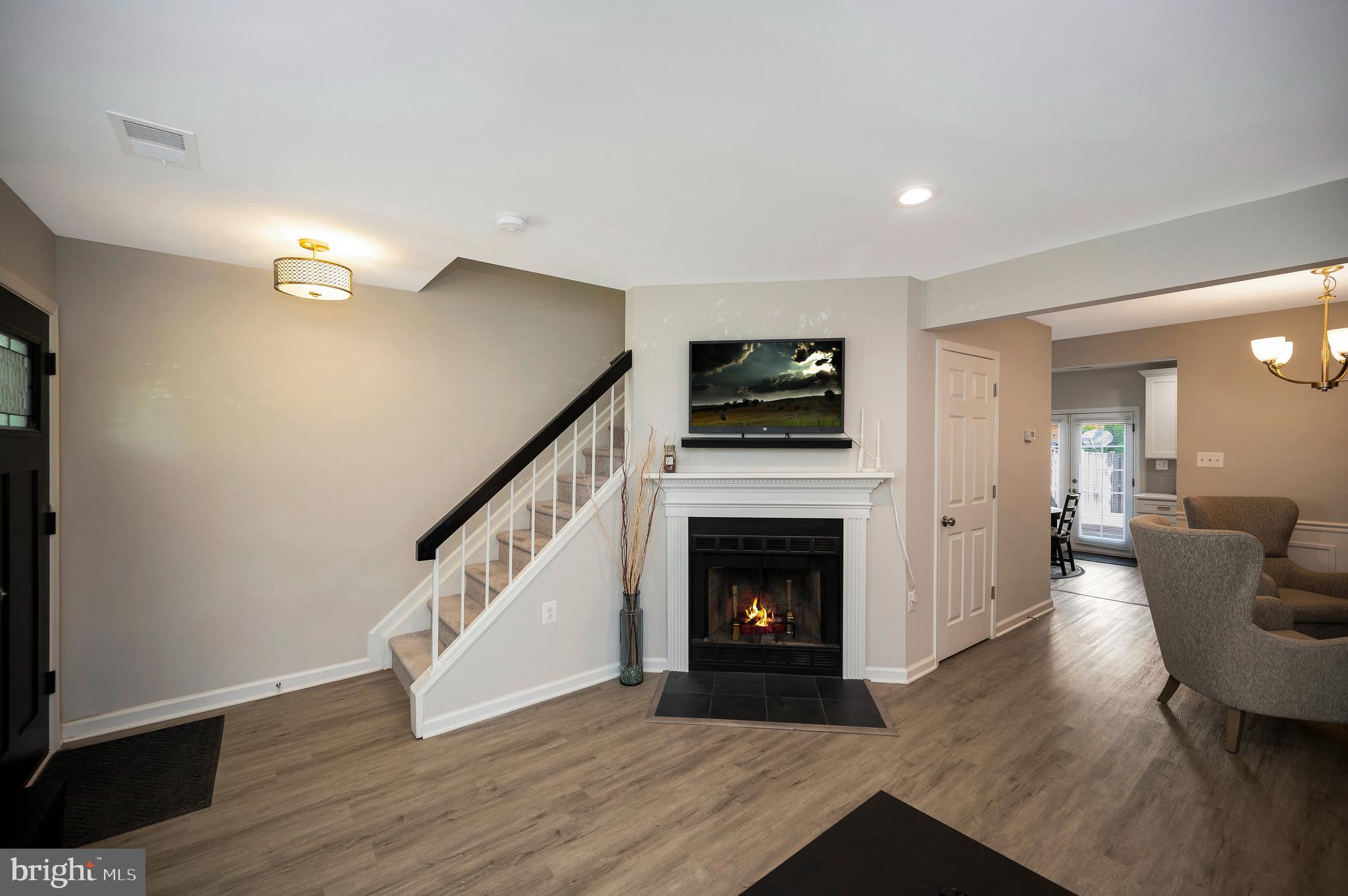 8616 Venoy Ct