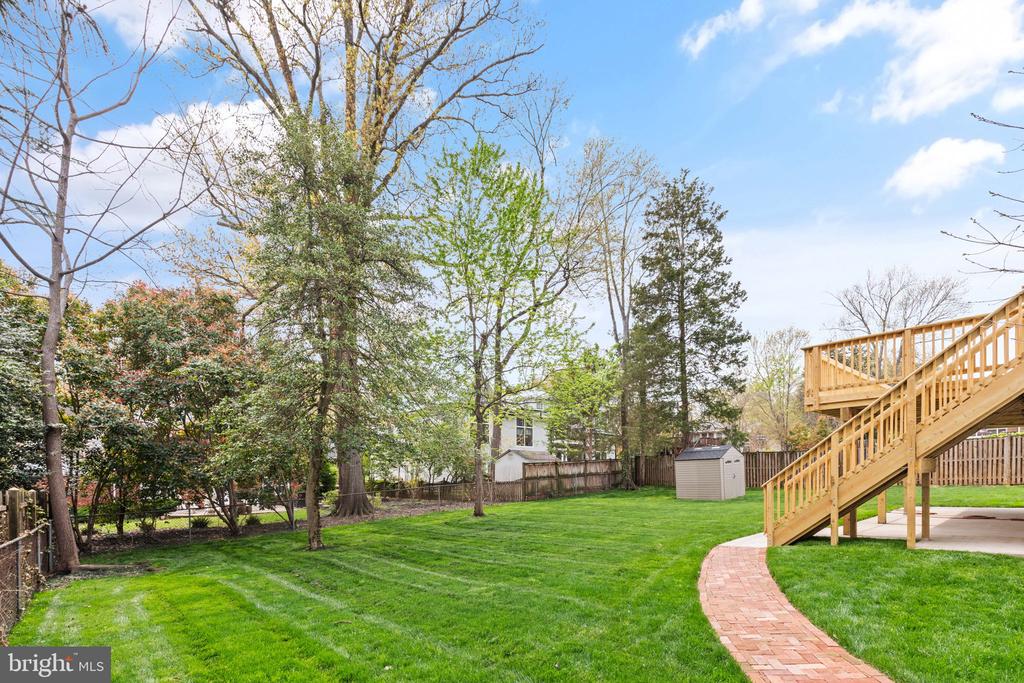 913 DEWOLFE DRIVE