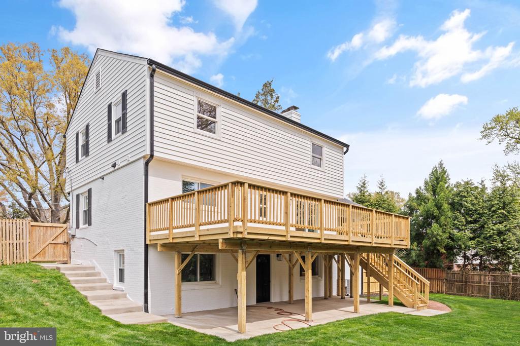 913 DEWOLFE DRIVE