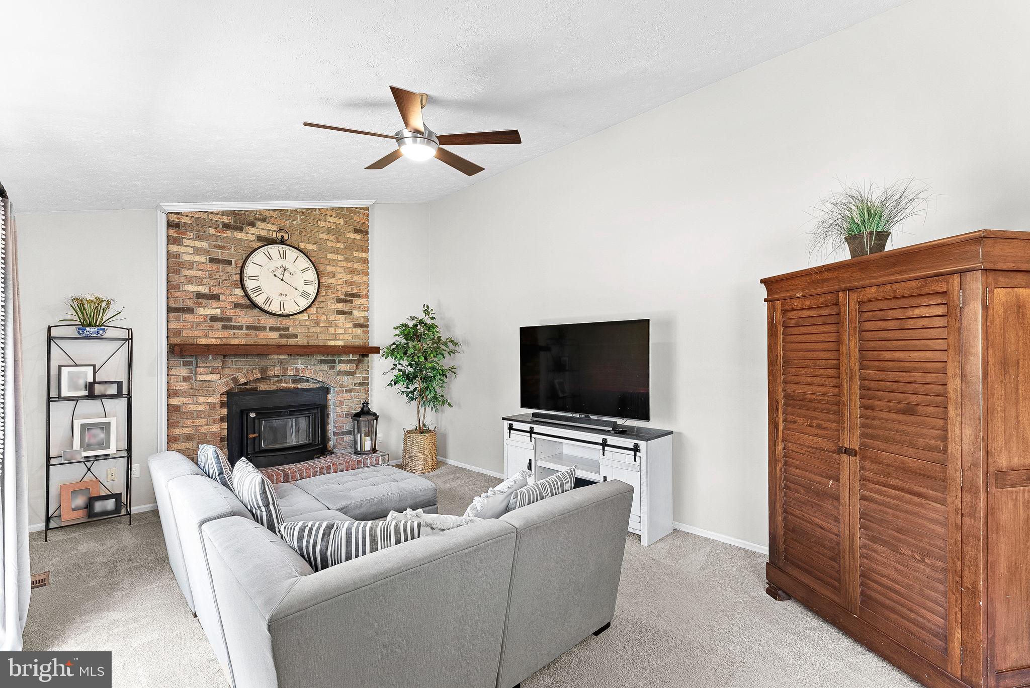 4628 SAND ROCK LANE