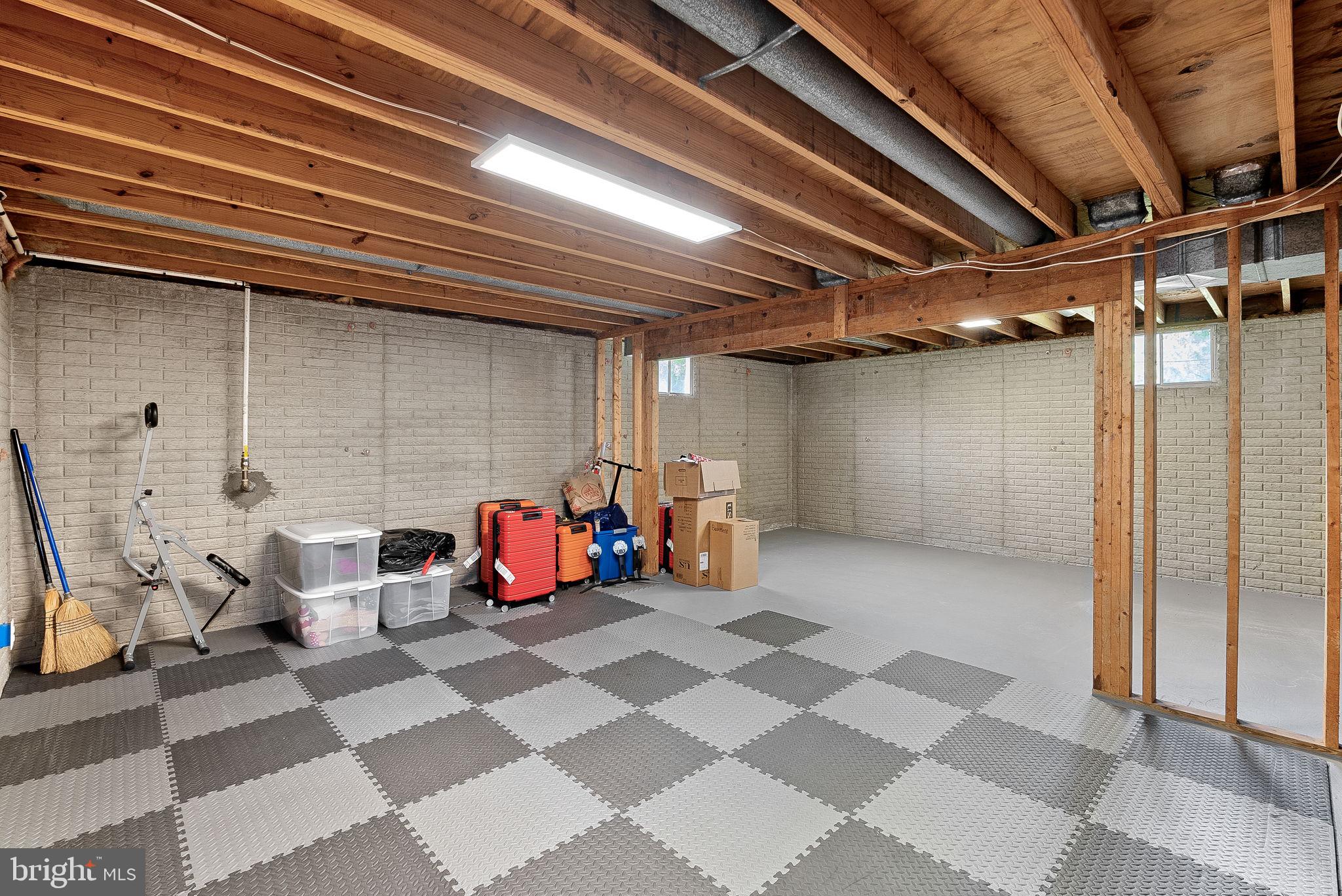 4628 SAND ROCK LANE