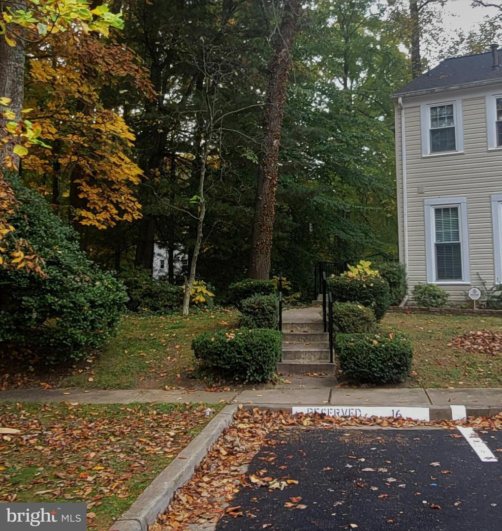 9446 CLOVERDALE CT