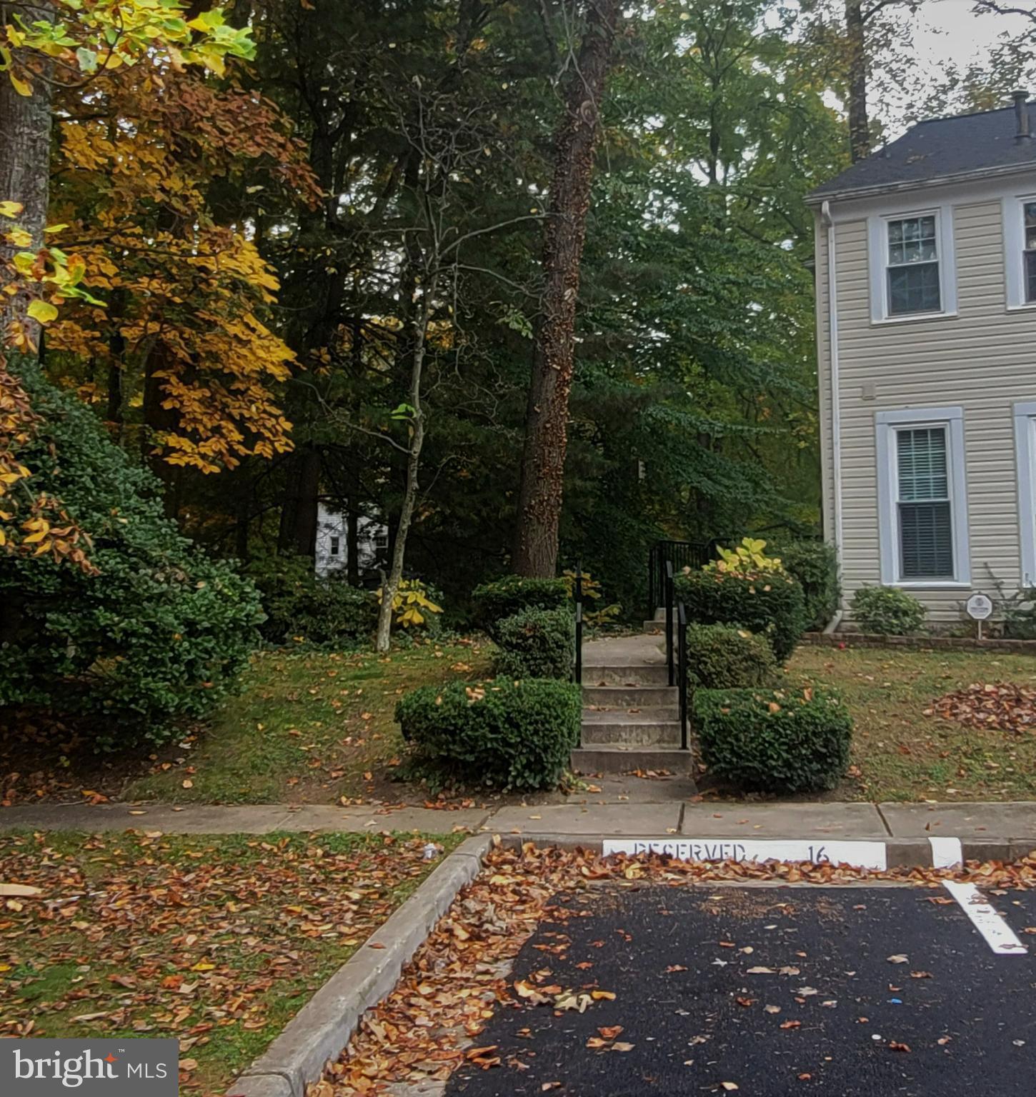 9446 CLOVERDALE CT