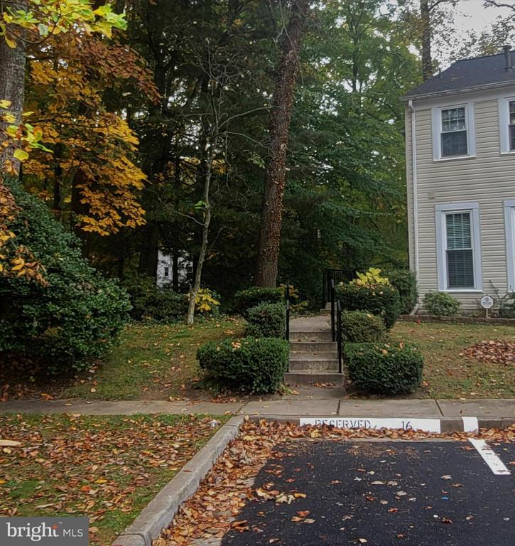 9446 CLOVERDALE CT