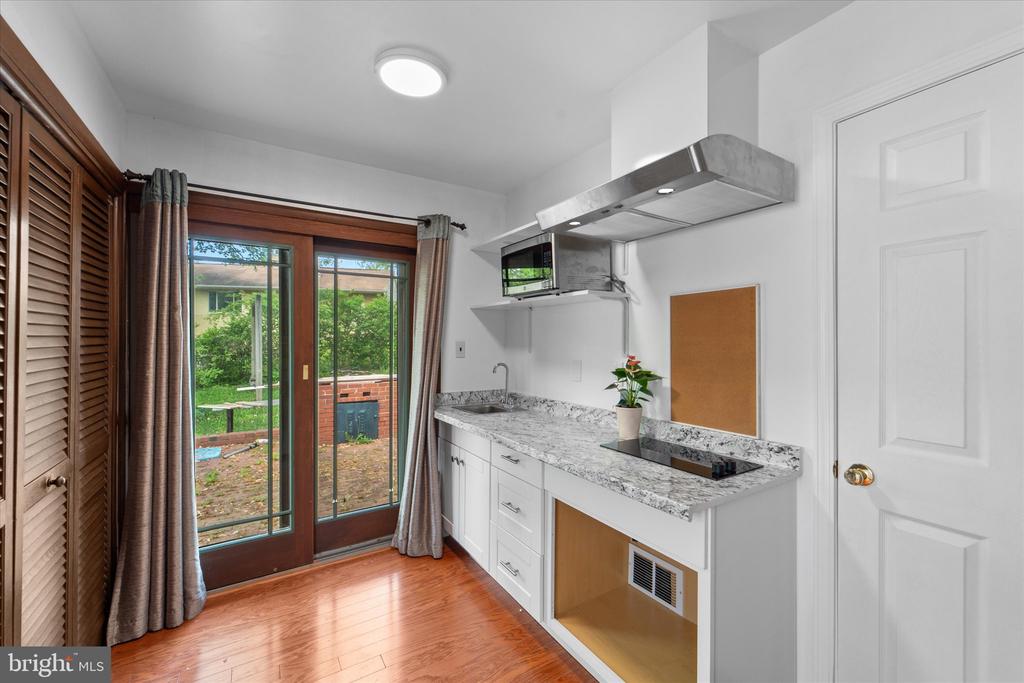 6210 DANA AVE #ATTACHED APARTMENT