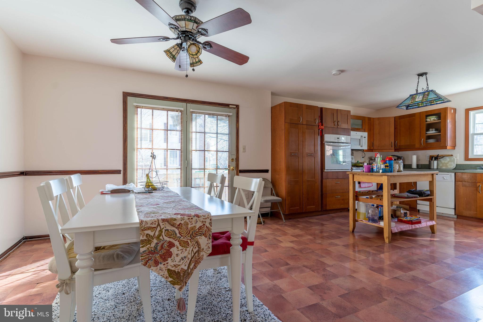 8031 SLEEPY VIEW LANE
