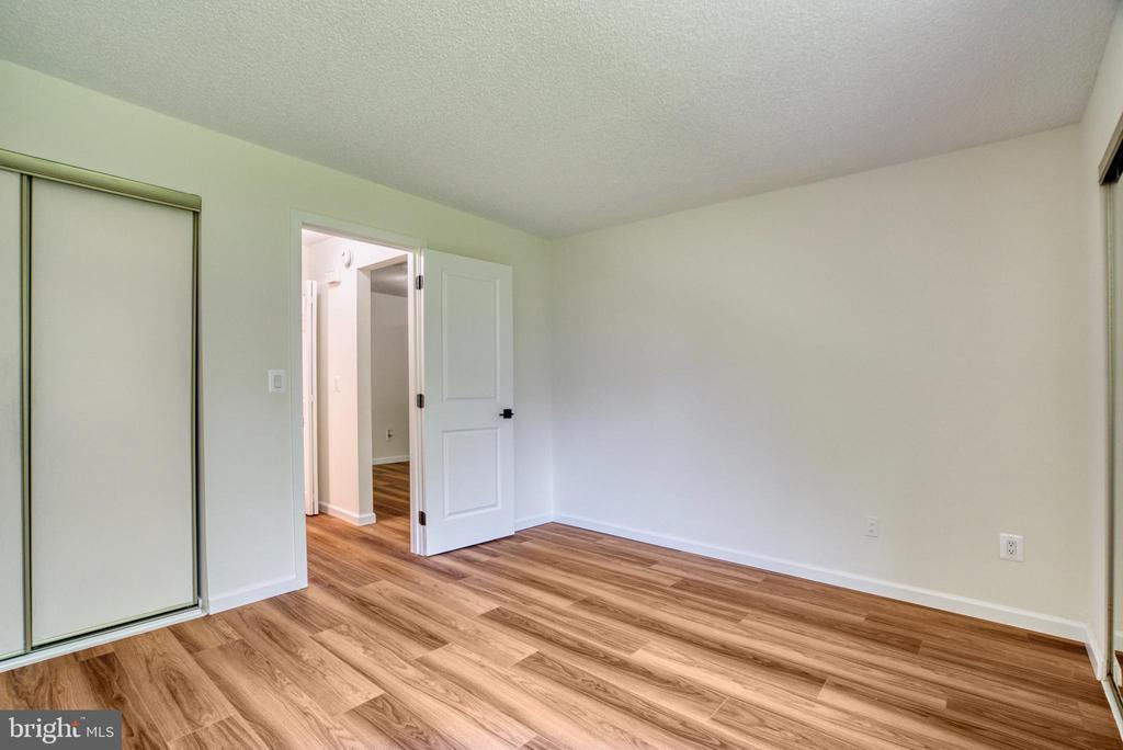 11717-D Summerchase Cir